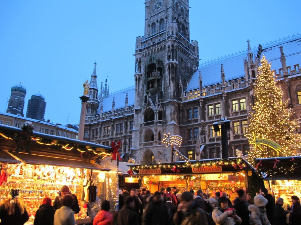 Christmas Market in Marienplatz: