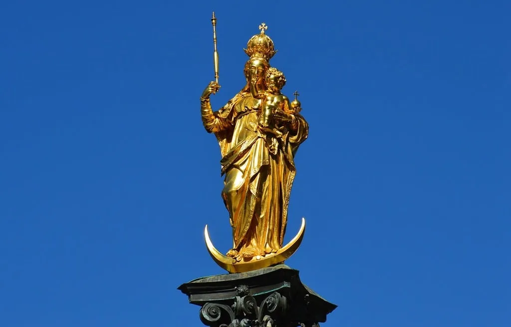 Statue is The Mariensäule (Column of St. Mary) in Marienplatz