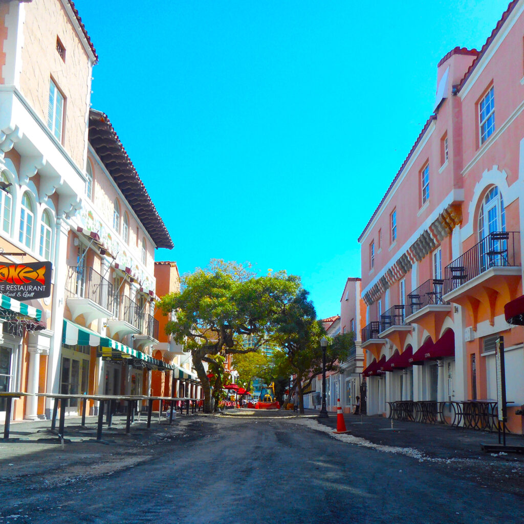 Colorful Mediterranean-style buildings along Española Way in Miami Beach, a family-friendly spot with cafes, shops, and outdoor dining — one of the best things to do in Miami with kids for a fun cultural stroll