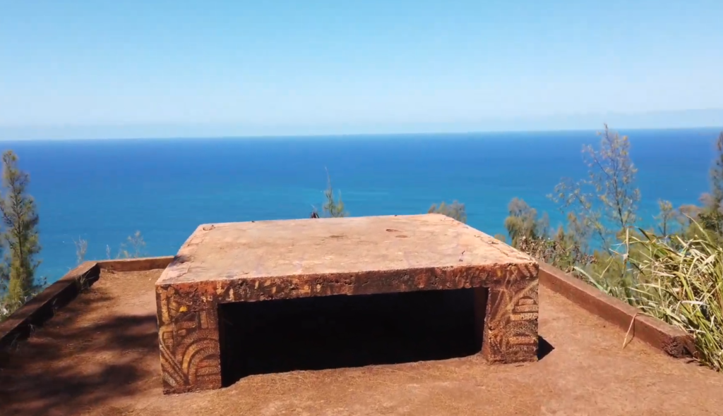 Best hikes on Oahu North Shore featuring a coastal viewpoint along the Ehukai Pillbox Trail overlooking the Pacific Ocean